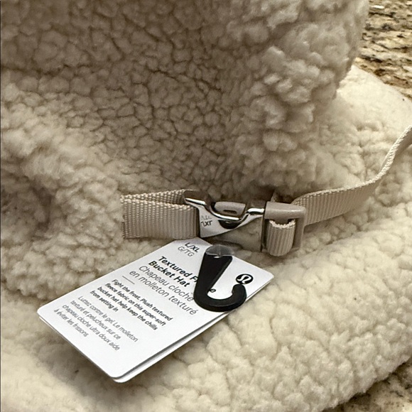 Lululemon Textured Fleece Bucket Hat in Cream NWT - Picture 5 of 6